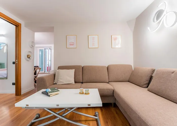Villafranca Loft, Modern Nearby The Station Apartment