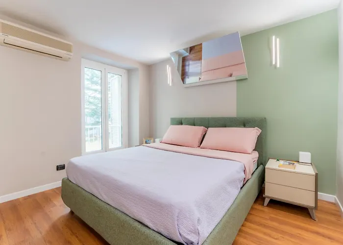 Villafranca Loft, Modern Nearby The Station Apartment
